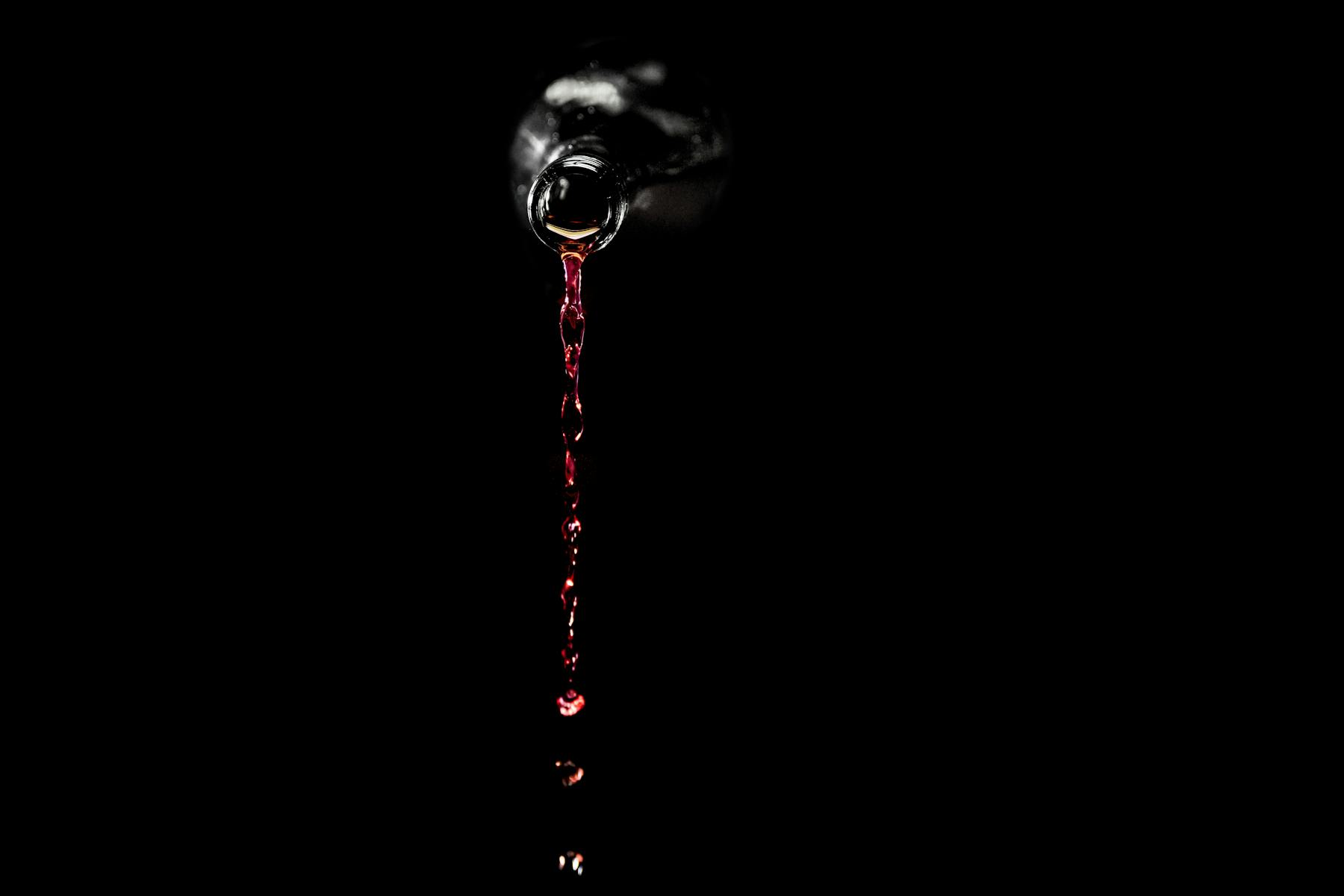 Wine pour
